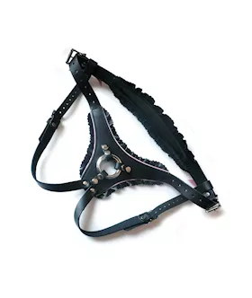 La Femme Strap On