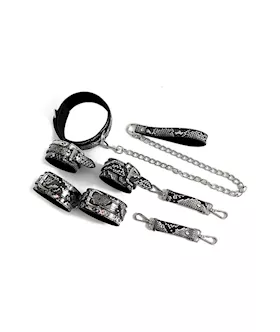 Share Satisfaction Snake-print Set