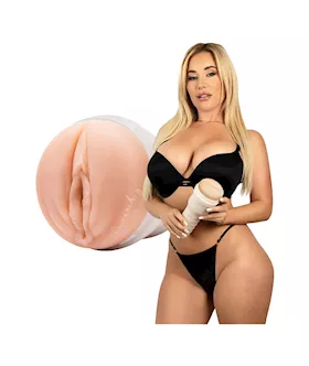 Fleshlight Savannah Bond Masturbator