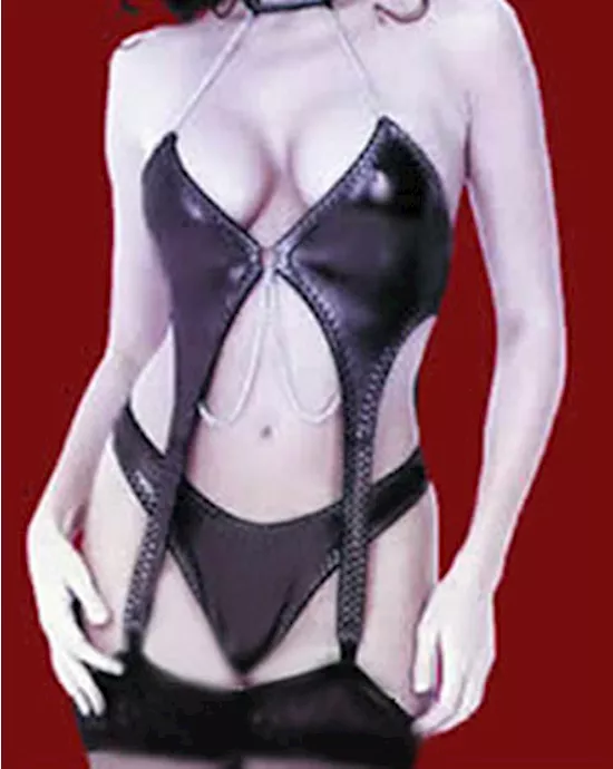 Revealing wet look set with collar