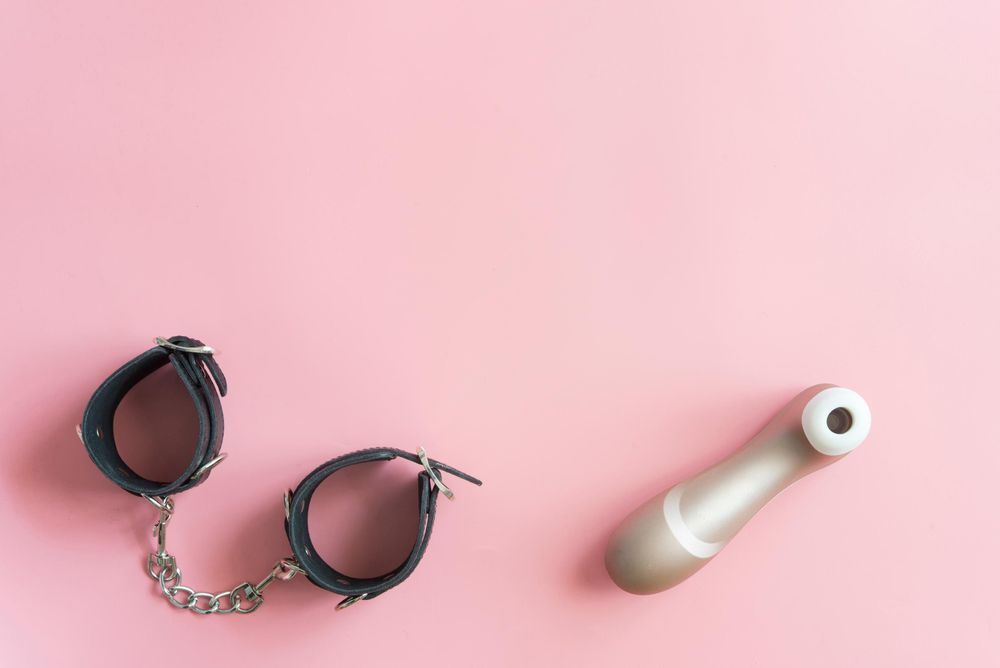 large_Satisfyer_and_cuffs.jpg