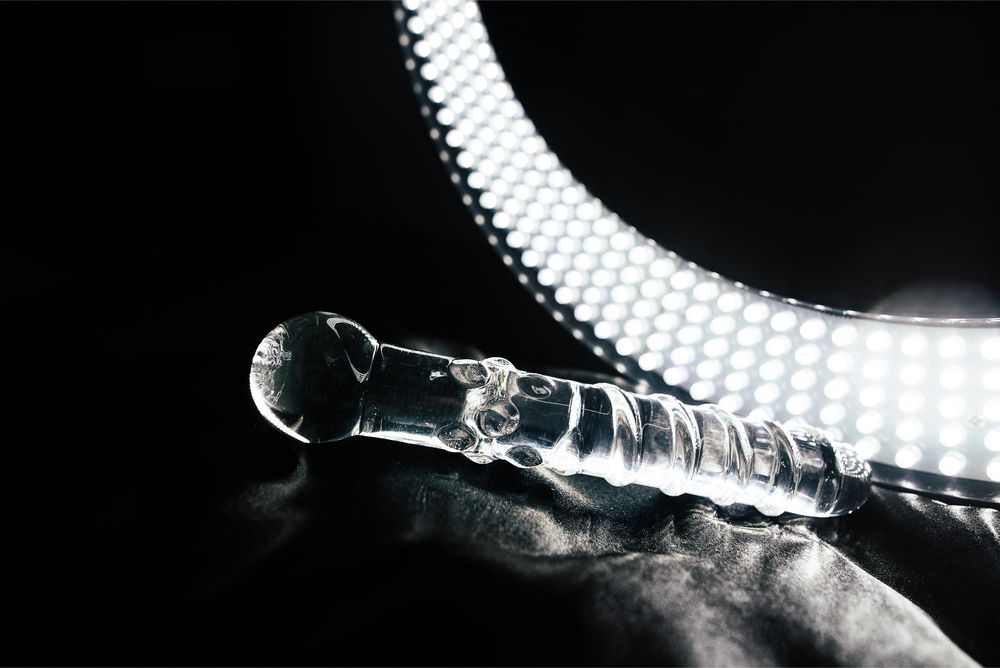 large_glass_dildo_light_background.jpg