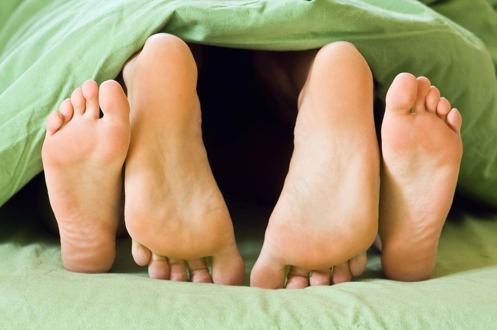 large_sex_green_blanket.jpg
