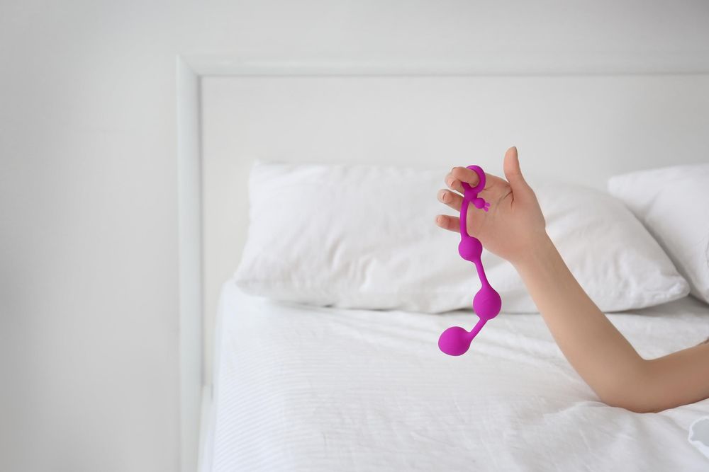 Anal Beads vs Anal Plugs – What’s the Difference?