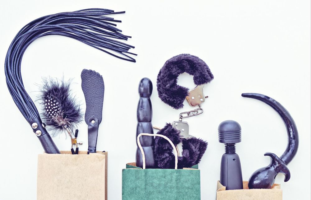 Best Couples’ Sex Toy Kits For Beginners (And Variety!)
